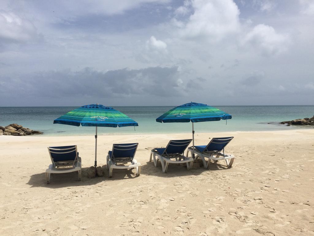 Buccaneer Beach Club Dickenson Bay Exterior foto